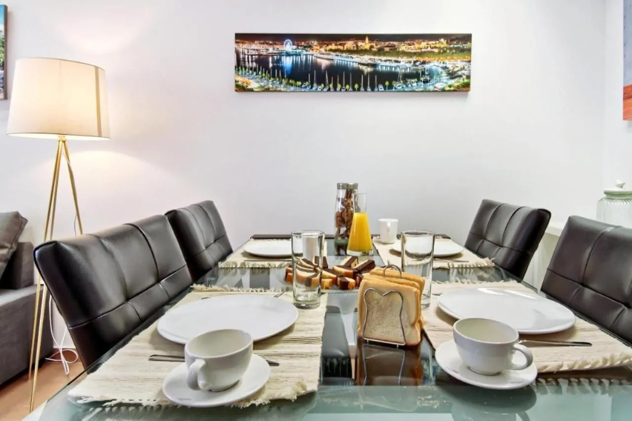 Amplio Piso Con Terraza Apartment Malaga Spain