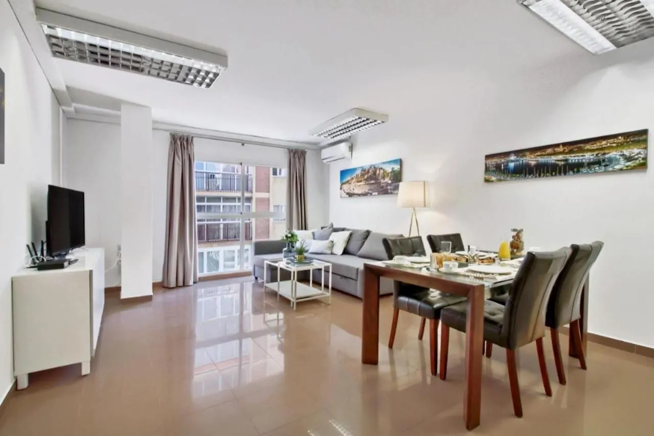 Amplio Piso Con Terraza Apartment Malaga 0*,  Spain