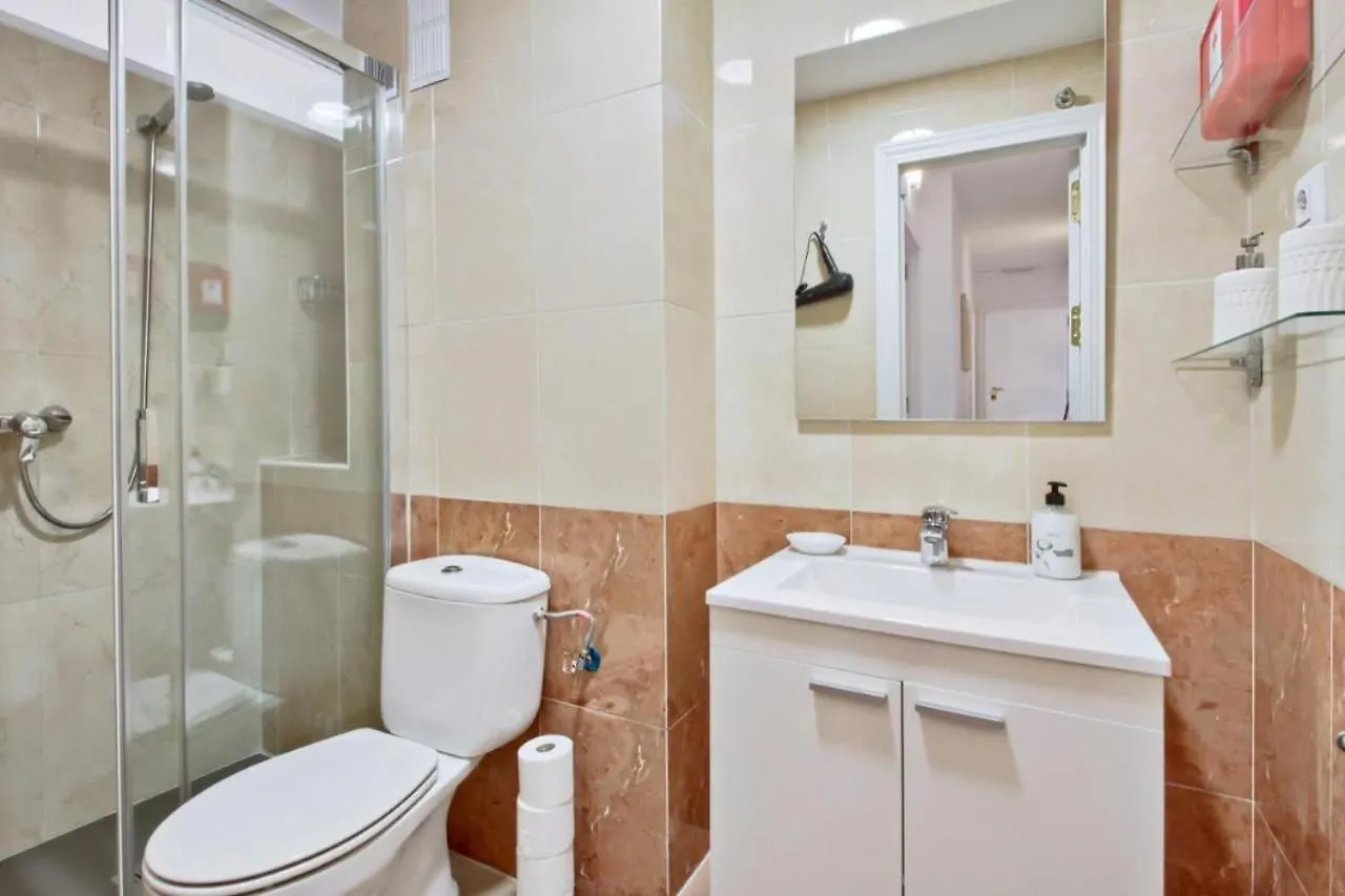 Amplio Piso Con Terraza Apartment Malaga