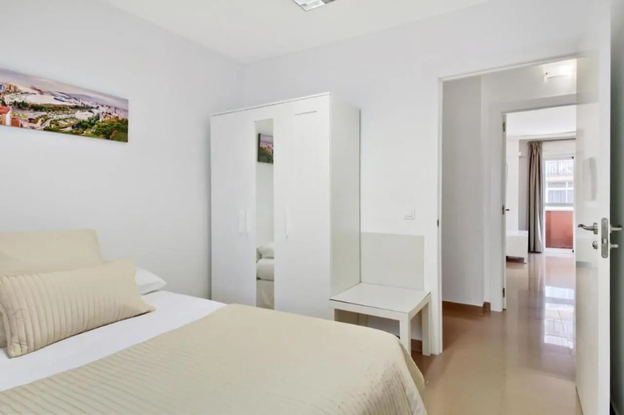 Amplio Piso Con Terraza Apartment Malaga
