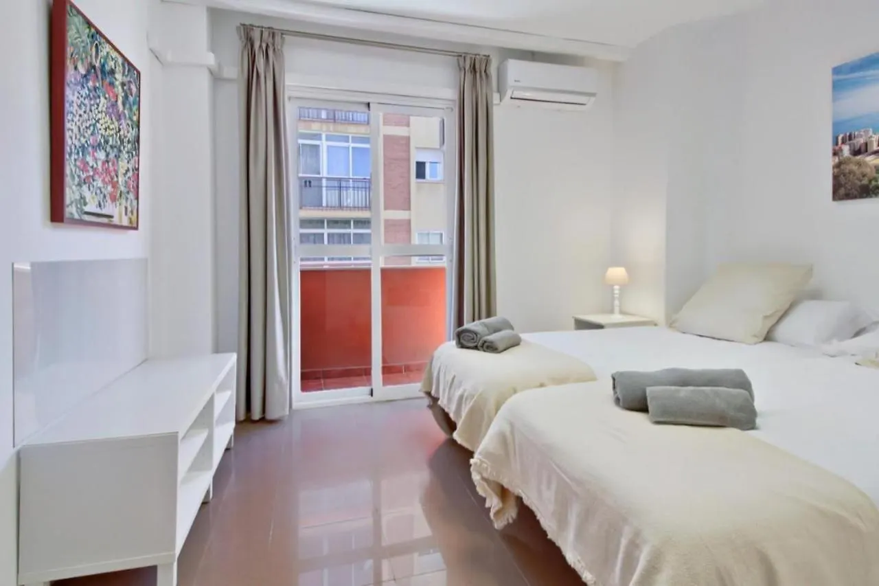 Amplio Piso Con Terraza Apartment Malaga